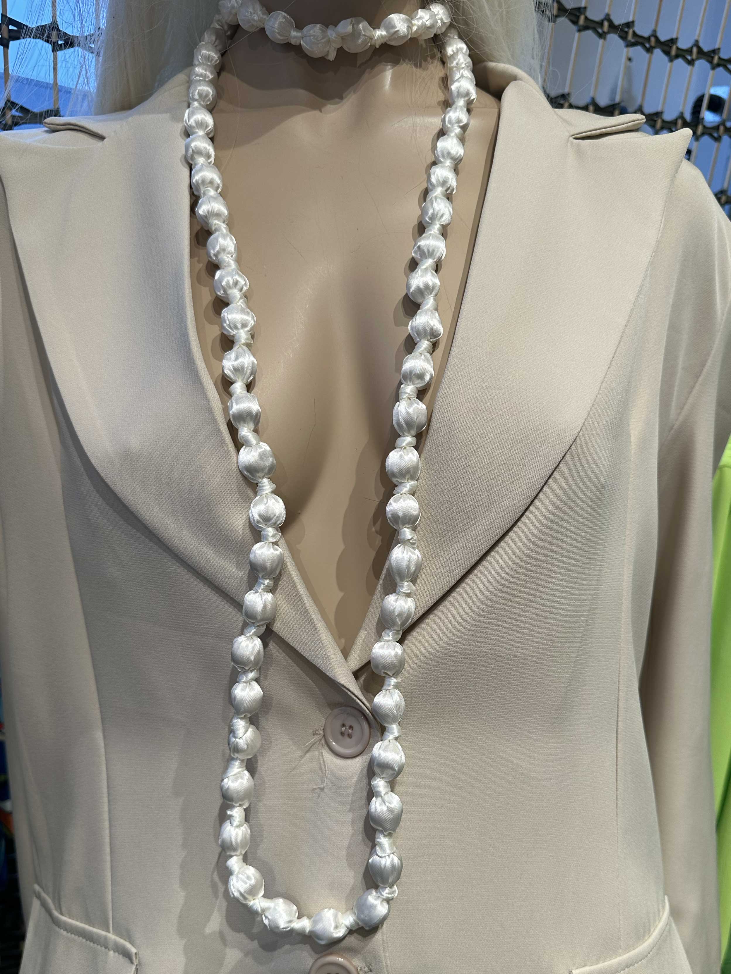 Adanna - Perlekæde med stof